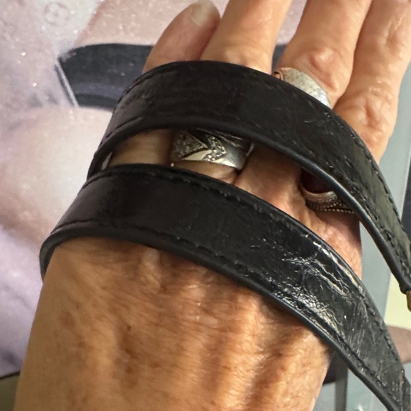 Saint Laurent Black Quilted Leather Shoulder Bag with Gold Chain. - Picture 4 of 16